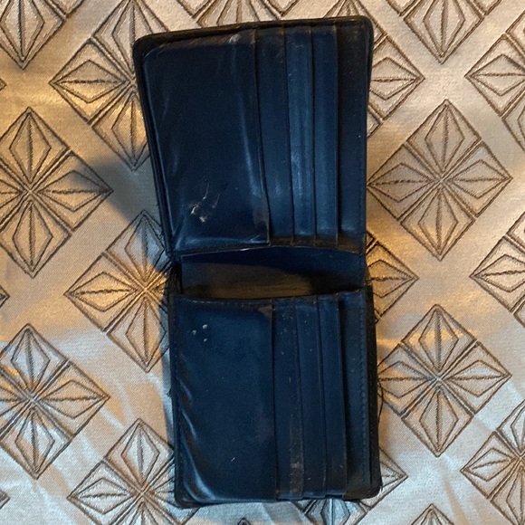 Used Authentic Burberry Wallet - Picture 3 of 3